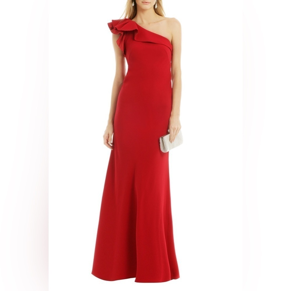 Carmen Marc Valvo All eyes on you gown In size: 4